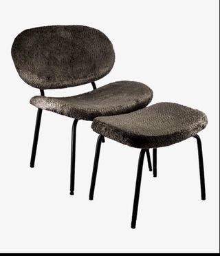 Fauteuil + hocker, zwart stof, zwarte poten